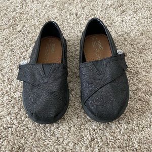 TOMS toddler girls Glimmer sparkly glitter black shoes size 5